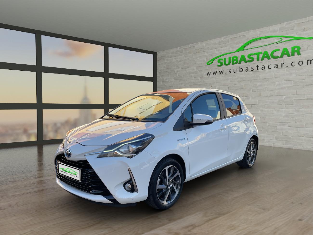 TOYOTA Yaris (Yaris 1.5 100H Feel berlina con portón 74KW (100CV)) en Madri