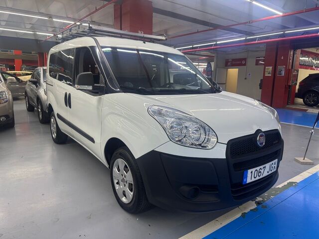 FIAT Dobló (Panorama 1.6 Multijet Easy MTA 66 kW (90 CV)) en Barcelona