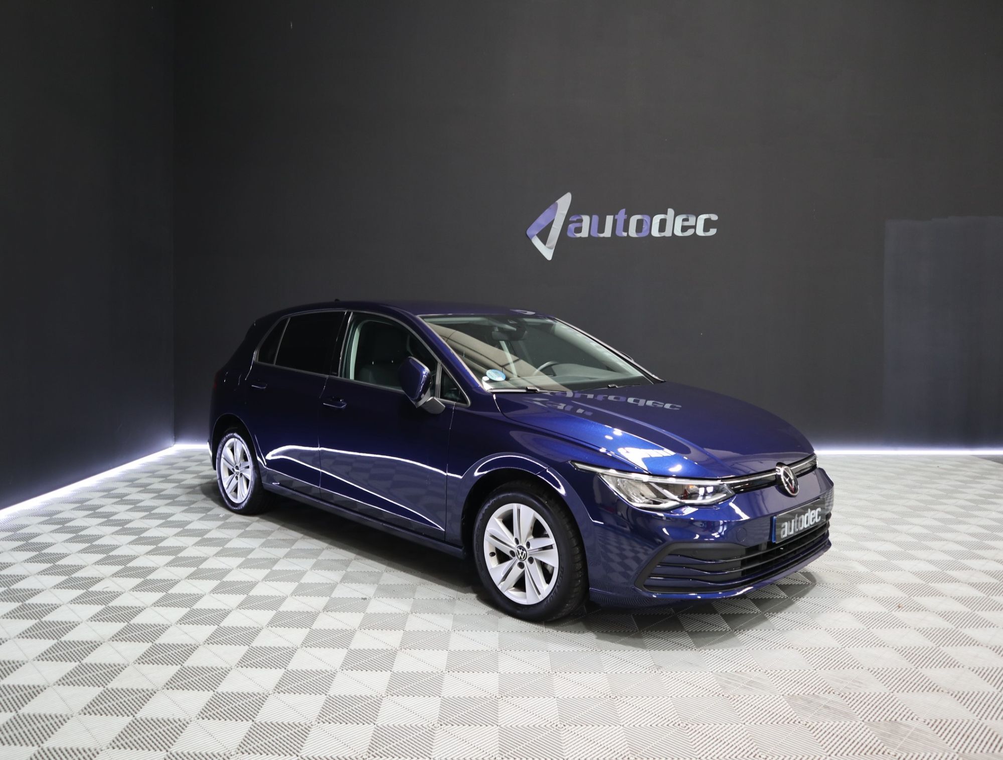 VOLKSWAGEN Golf (1.5 eTSI Life DSG 110kW) en Valencia