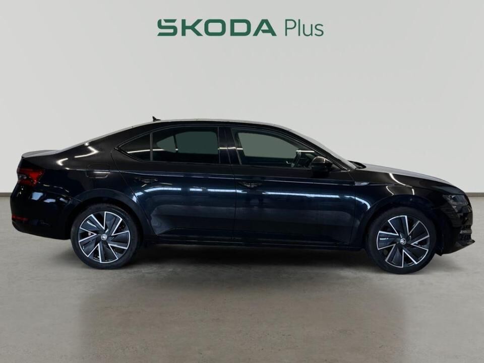 Foto del SKODA Superb Combi 1.4 TSI iV P-HEV SportLine DSG