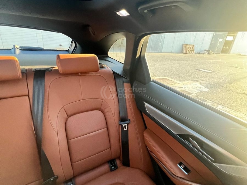 Foto del JAGUAR F-Pace 2.0D l4 MHEV R-Dynamic Black Aut. AWD 204