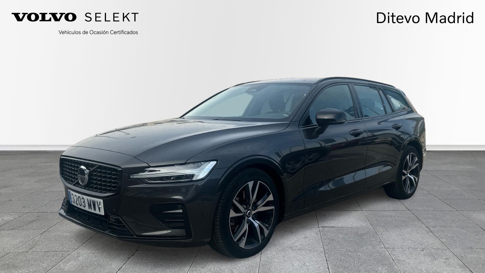 VOLVO V60 (B4 D Plus Dark Auto 145 kW (197 CV)) en Madrid