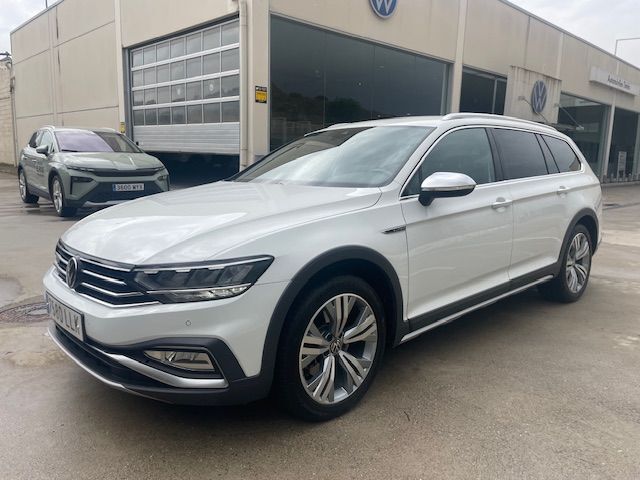 VOLKSWAGEN Passat Alltrack (2.0TDI 4Motion DSG 140kW) en Huesca