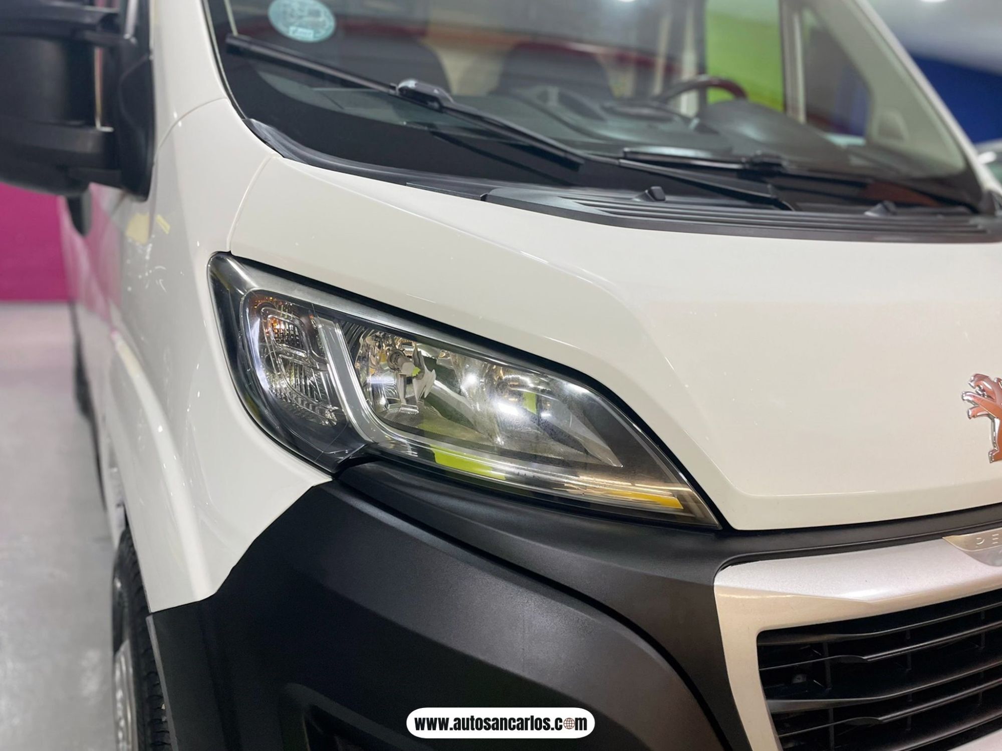 Foto del PEUGEOT Boxer Furgón 2.2BlueHDI 330 L1H1 S&S 120
