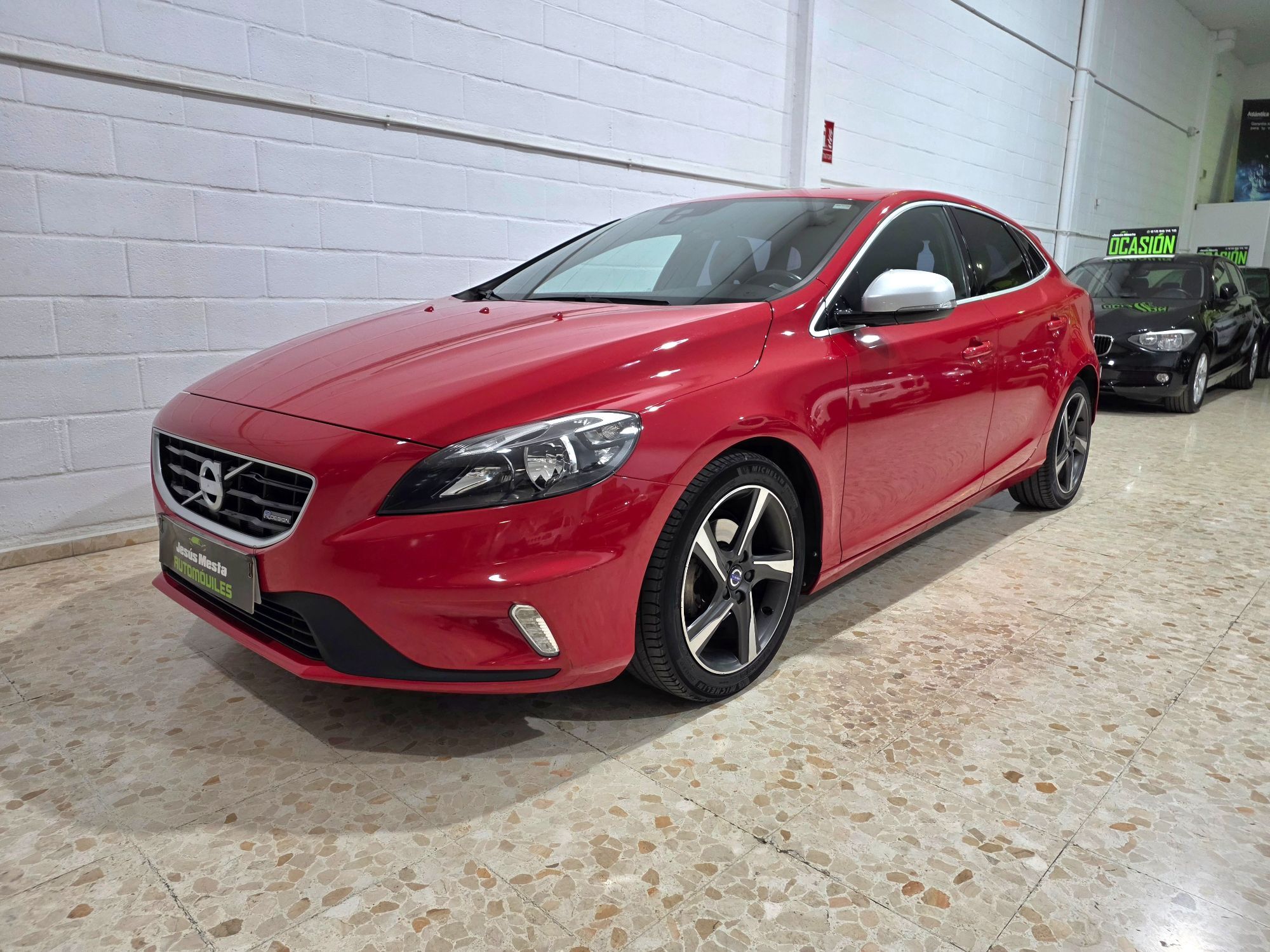 VOLVO V40 (D2 R-Design Kinetic 115) en Sevilla