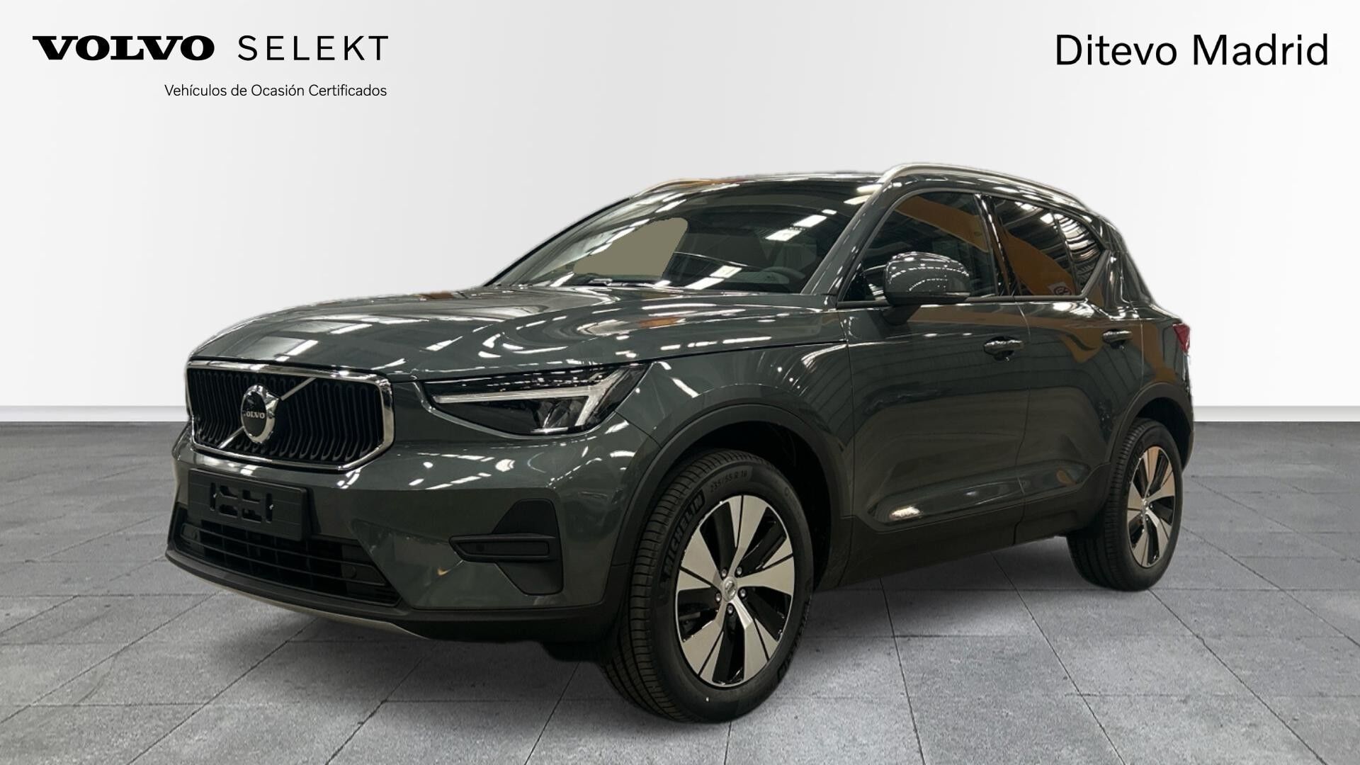 VOLVO XC40 (B3 G Core Auto 120 kW (163 CV)) en Madrid