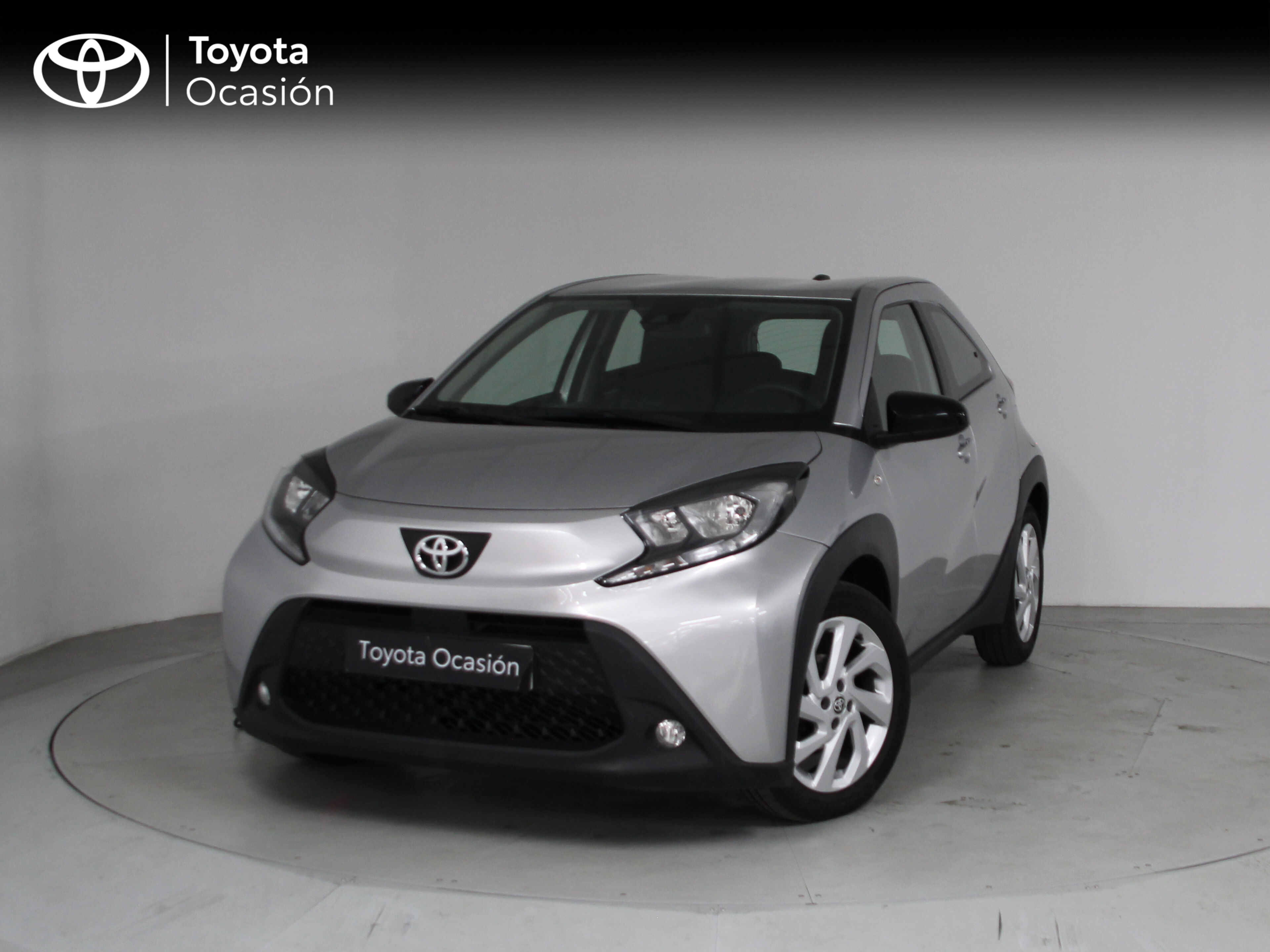 TOYOTA Aygo X Cross (1.0 VVT-I 72CV Play) en Barcelona