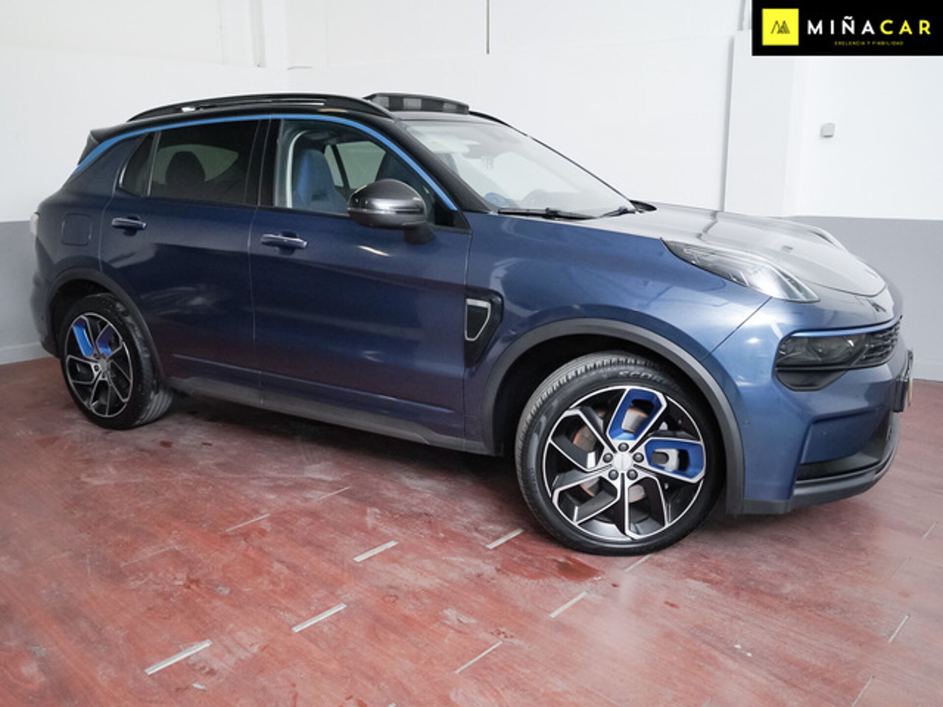 Imagen 2 de LYNK & CO 01