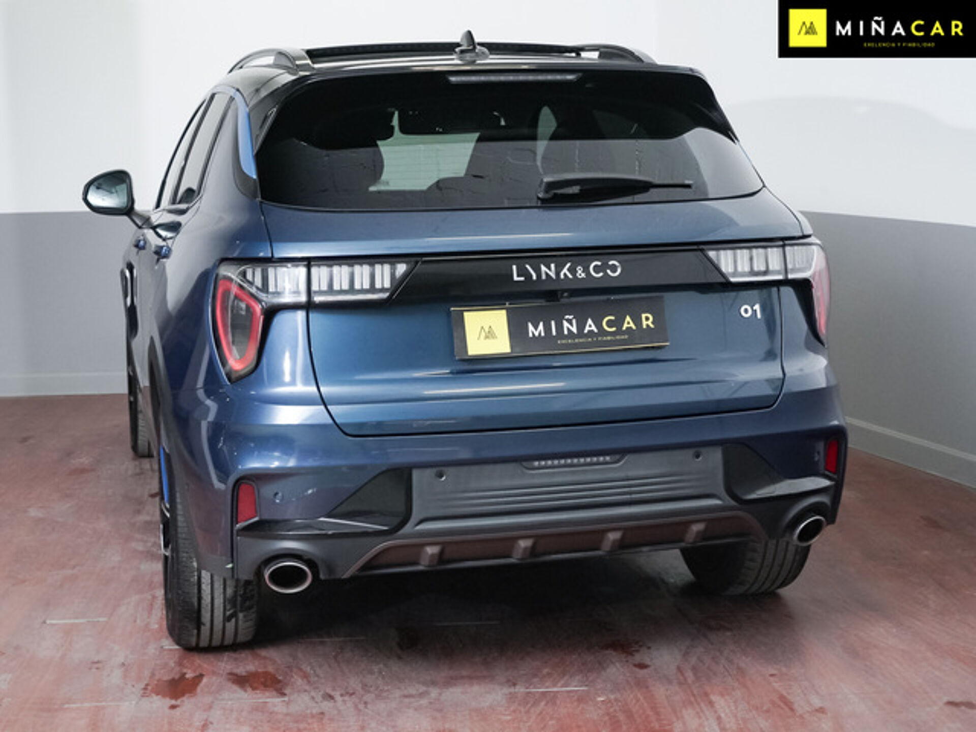 Imagen 3 de LYNK & CO 01