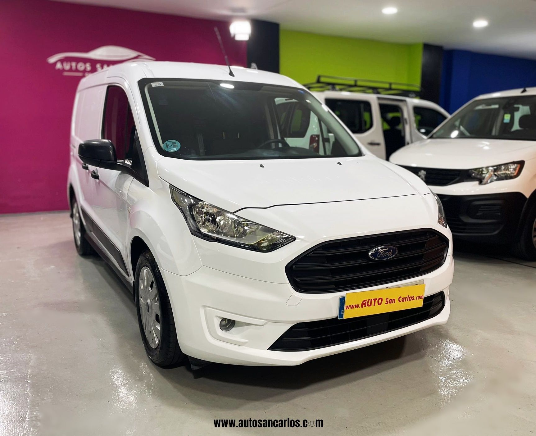 Foto del FORD Transit Connect FT 220 Kombi S&S B. Corta L1 Ambiente 75