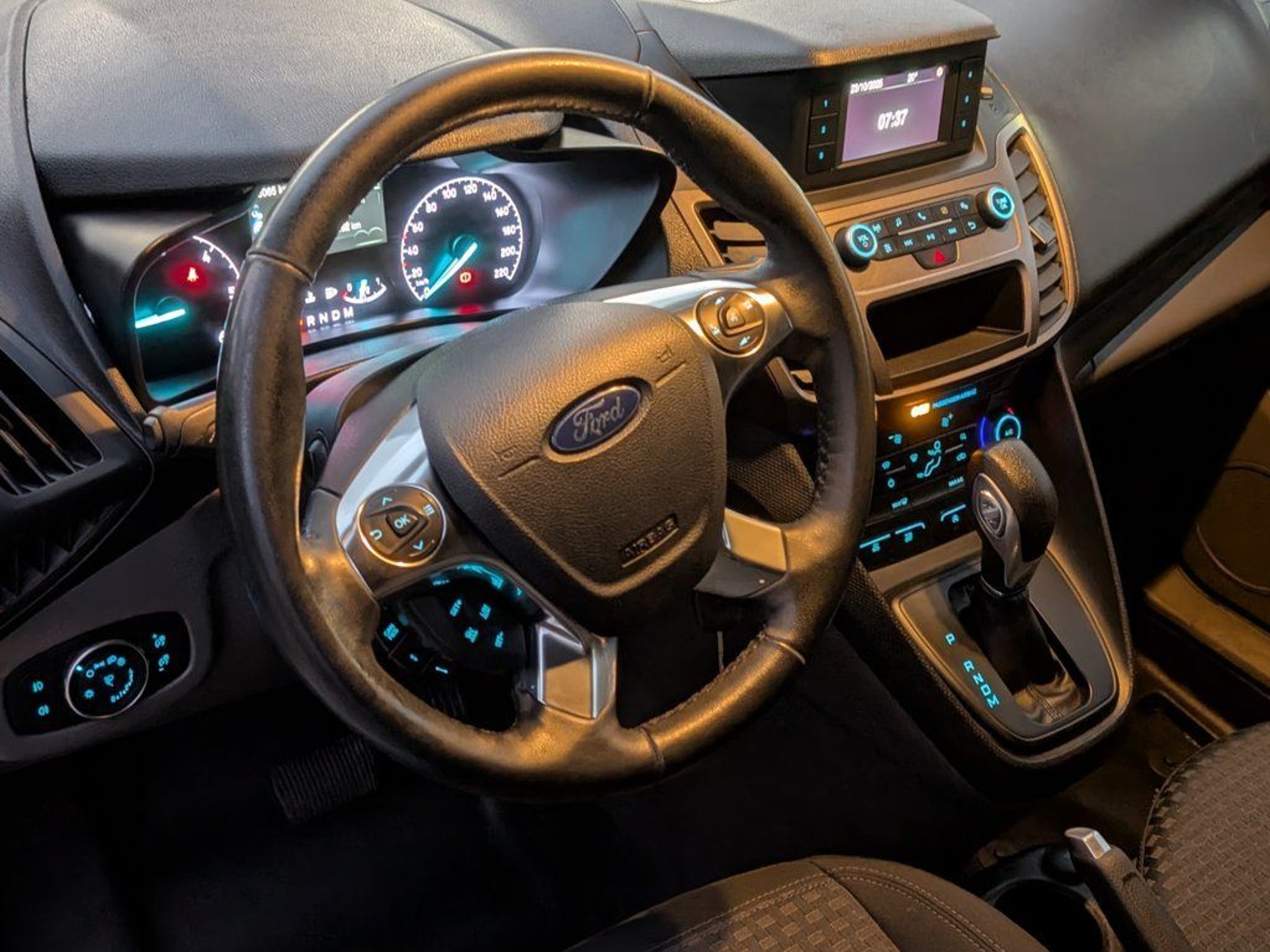 Imagen de FORD Connect Comercial