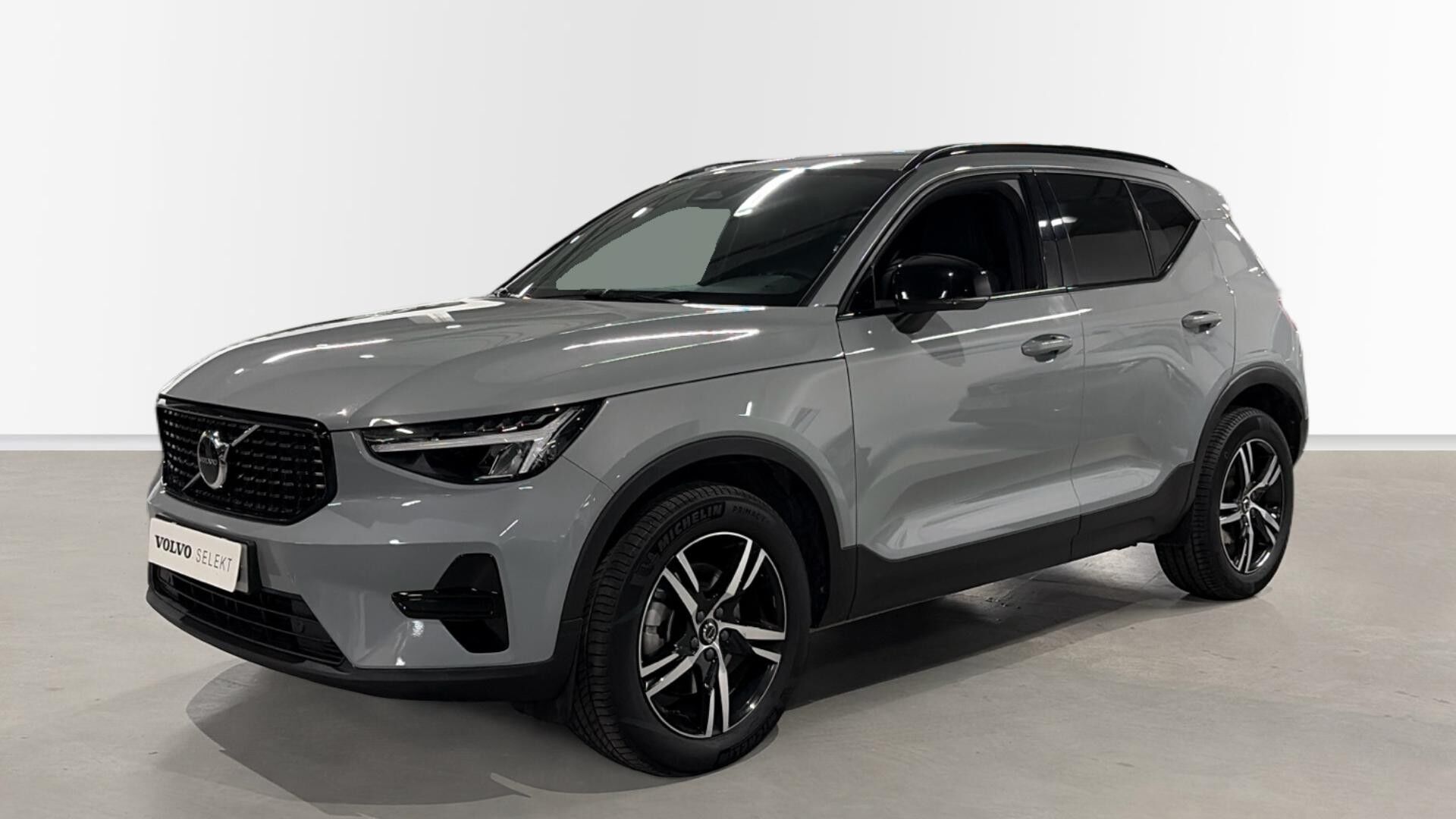 VOLVO XC40 (2.0 B3 PLUS DARK AUTO 163 5P) en Valencia