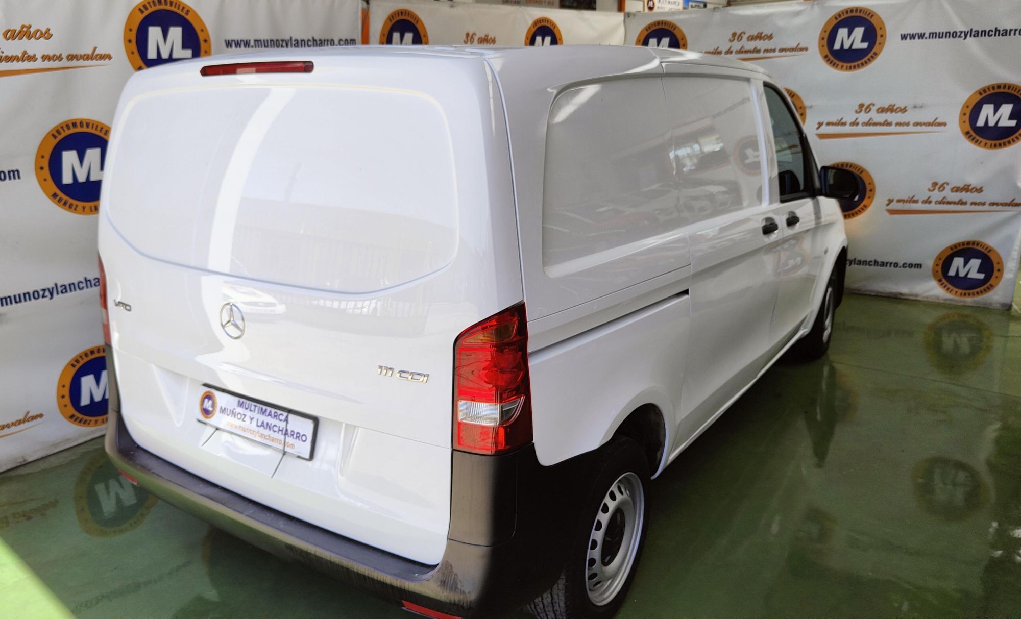 Foto del MERCEDES Vito Furgón 111CDI Compacta