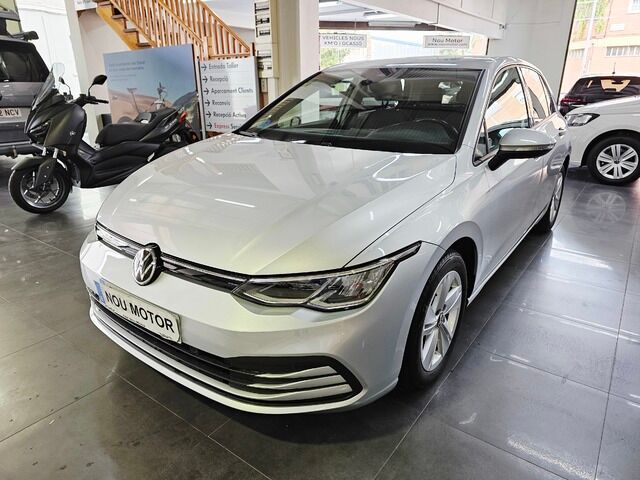 VOLKSWAGEN Golf (Life 1.5 eTSI 110 kW (150 CV) DSG) en Barcelona