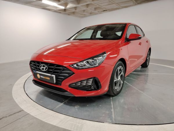 HYUNDAI i30 (1.0 TGDI Essence Fastback LRR) en Madrid