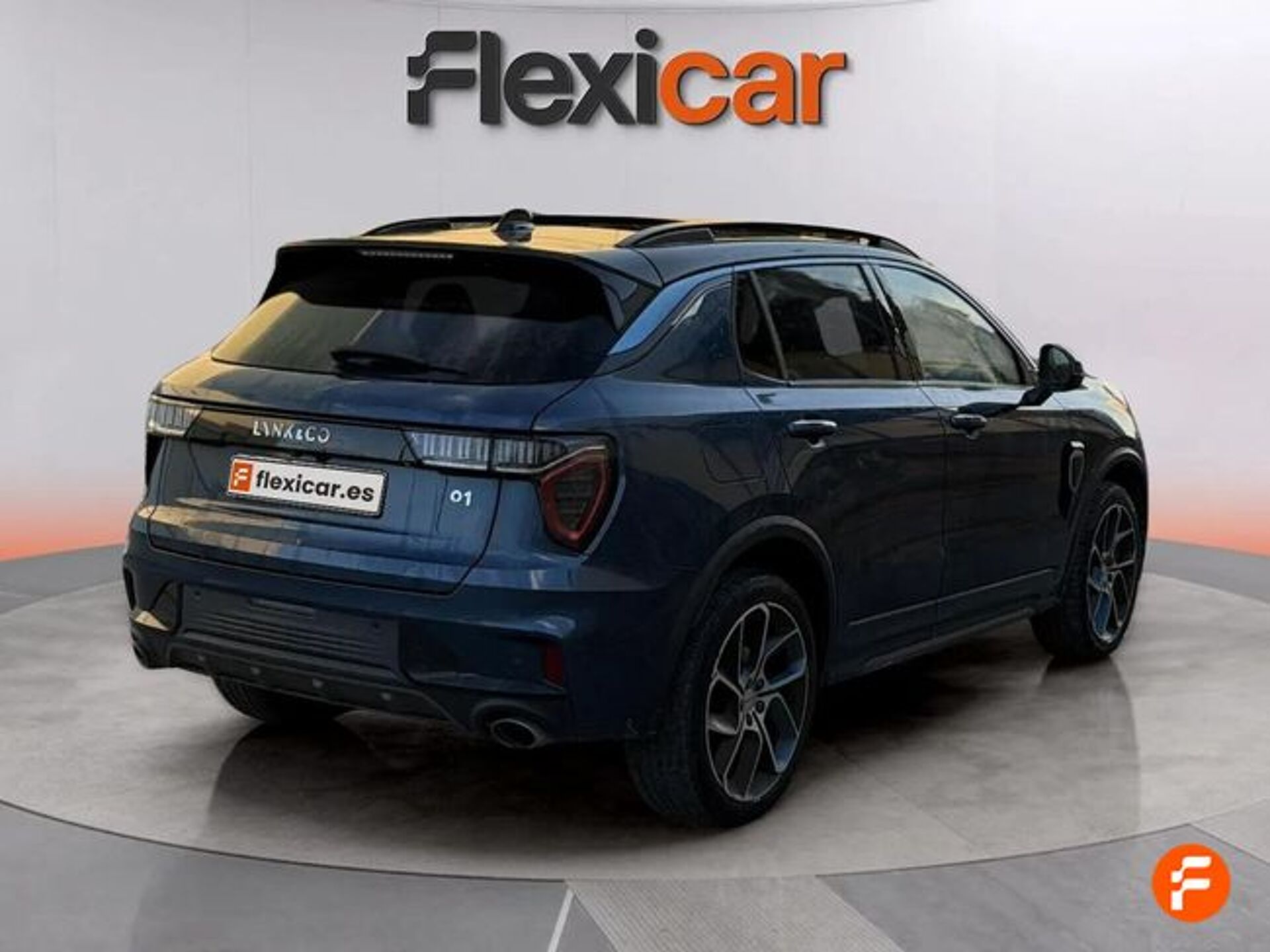 Imagen 3 de LYNK & CO 01