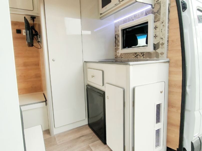 Foto del MERCEDES Sprinter Furgón 214CDI Medio T.E