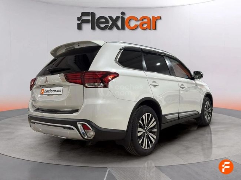 Foto del MITSUBISHI Outlander 200 MPI Motion 2WD 7pl. CVT