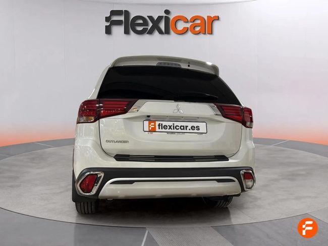 Foto del MITSUBISHI Outlander 200 MPI Motion 2WD 7pl. CVT