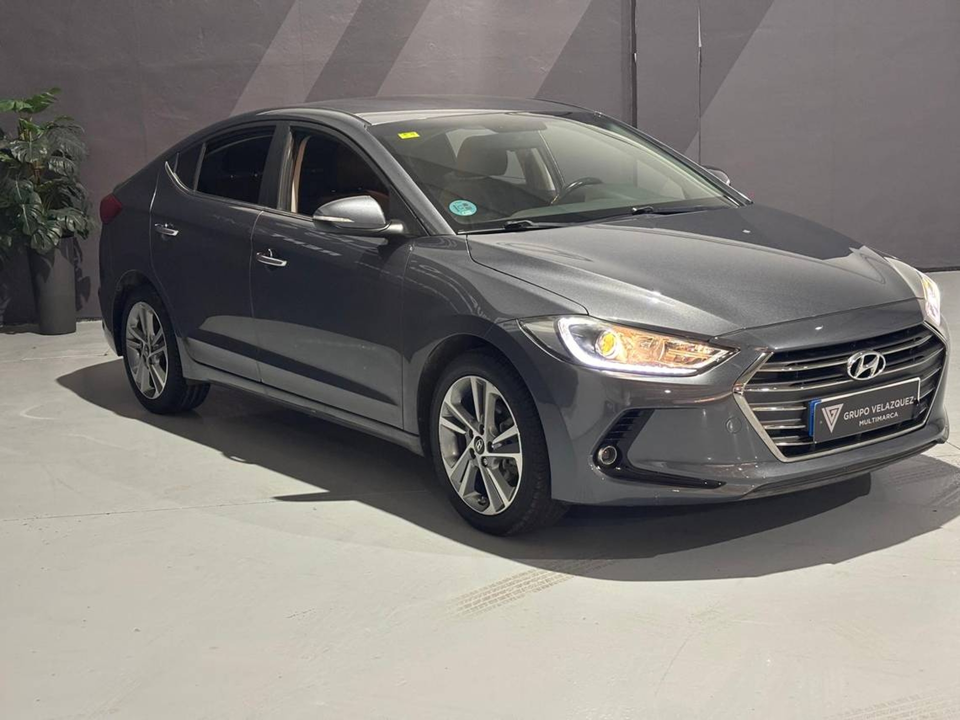 Imagen de HYUNDAI Elantra