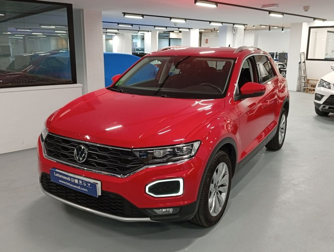 VOLKSWAGEN T-Roc (Advance) en Barcelona