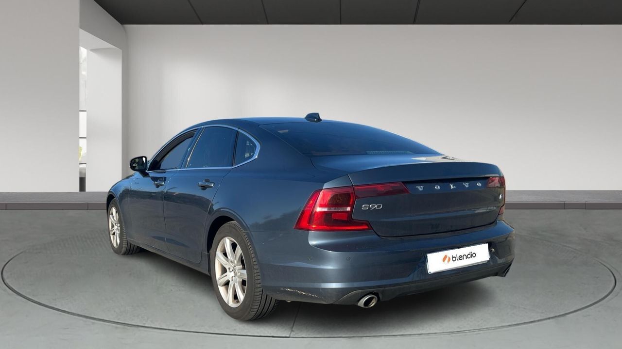 Foto del VOLVO S90 D4 Momentum Aut. 190