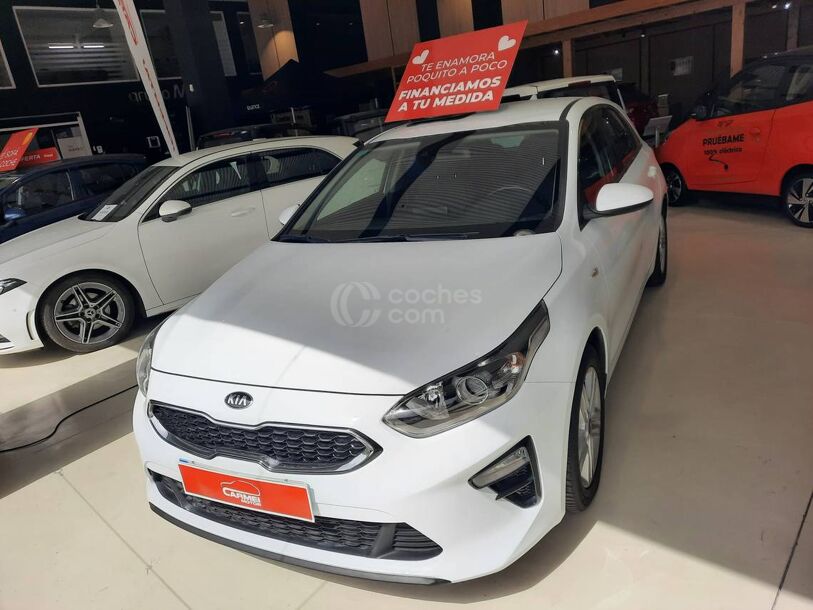 Foto del KIA Ceed 1.4 T-GDi Eco-Dynamics DCT Business