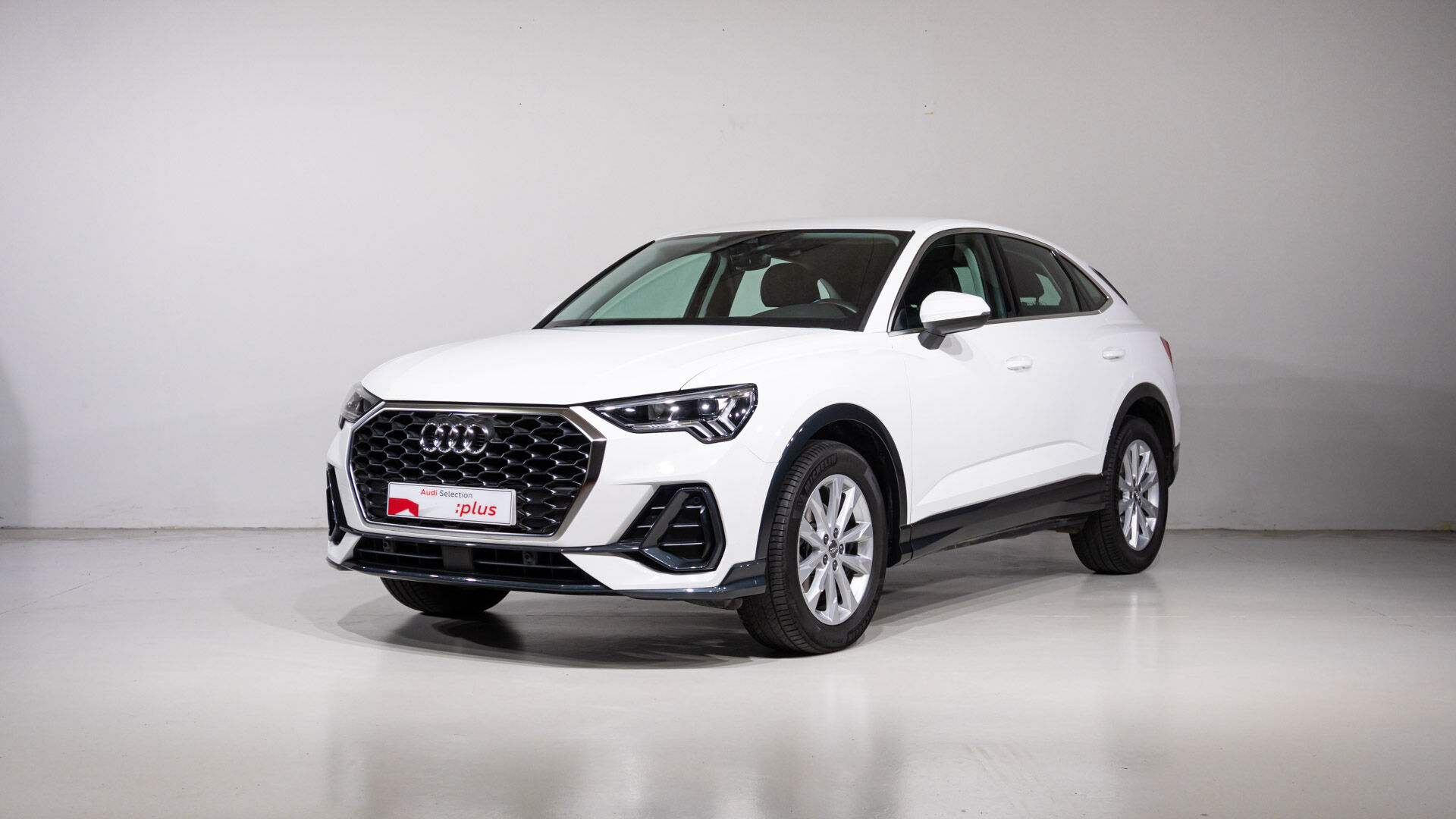 AUDI Q3 (1.5 35 TFSI S TRONIC BLACK LINE 5P) en Navarra