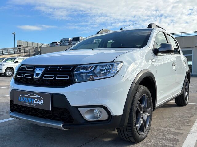 DACIA Sandero (Stepway TCe 66 kW (90 CV)) en Barcelona
