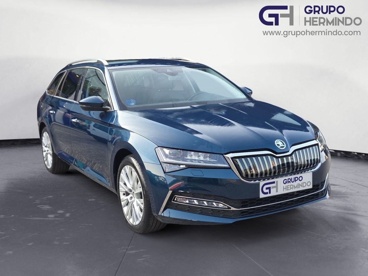 SKODA Superb (COMBI STYLE 1.4 TSI IV P-HEV DSG) en Pontevedra
