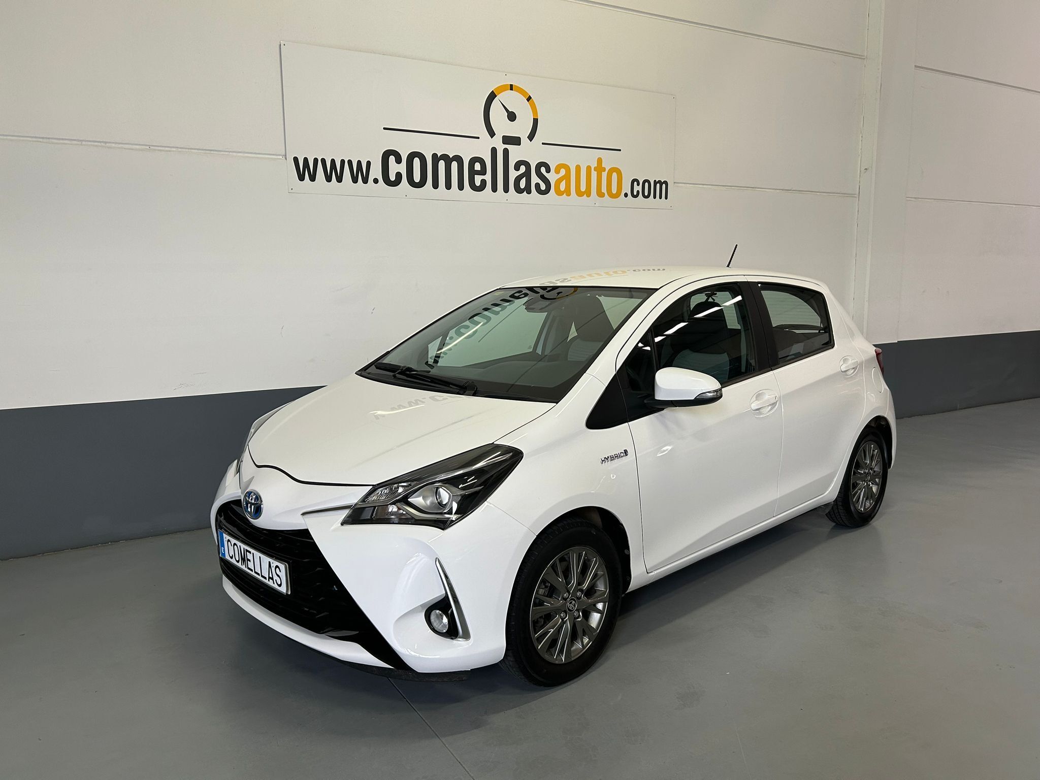 TOYOTA Yaris (1.5 100H Active) en Barcelona