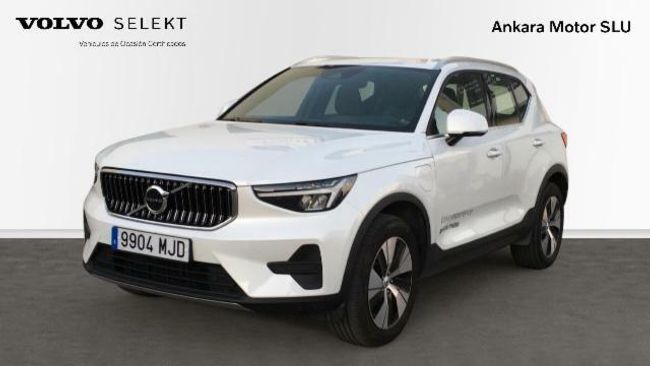 VOLVO XC40 (Recharge Core, T4 plug-in hybrid,Eléctrico/Gasolina, Bright) en
