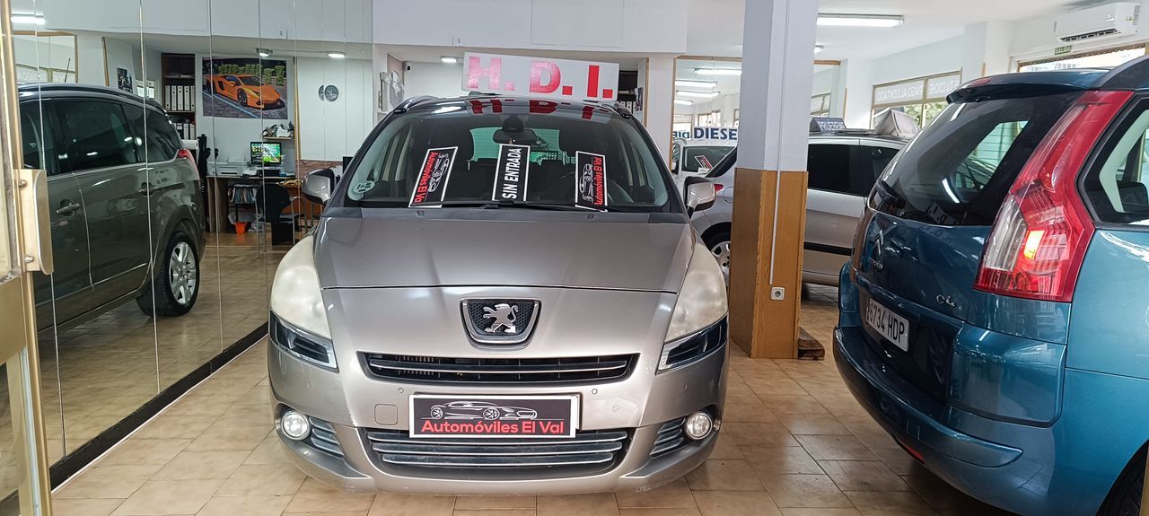 PEUGEOT 5008 (1600 HDI 110CV SPORTPACK 7 PLAZAS) en Madrid