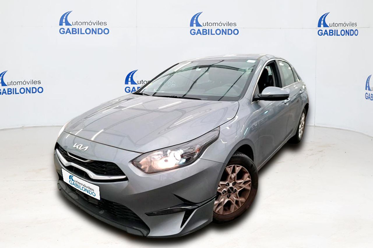 KIA Ceed (1.6 MHEV 100kW (136CV) Tech DCT) en Valladolid