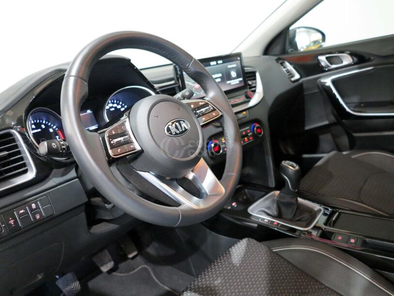 Foto del KIA XCeed 1.6 MHEV iMT Tech 136