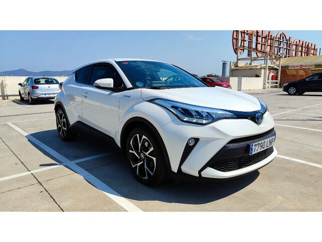 TOYOTA C-HR (180H Advance 135 kW (184 CV)) en Barcelona
