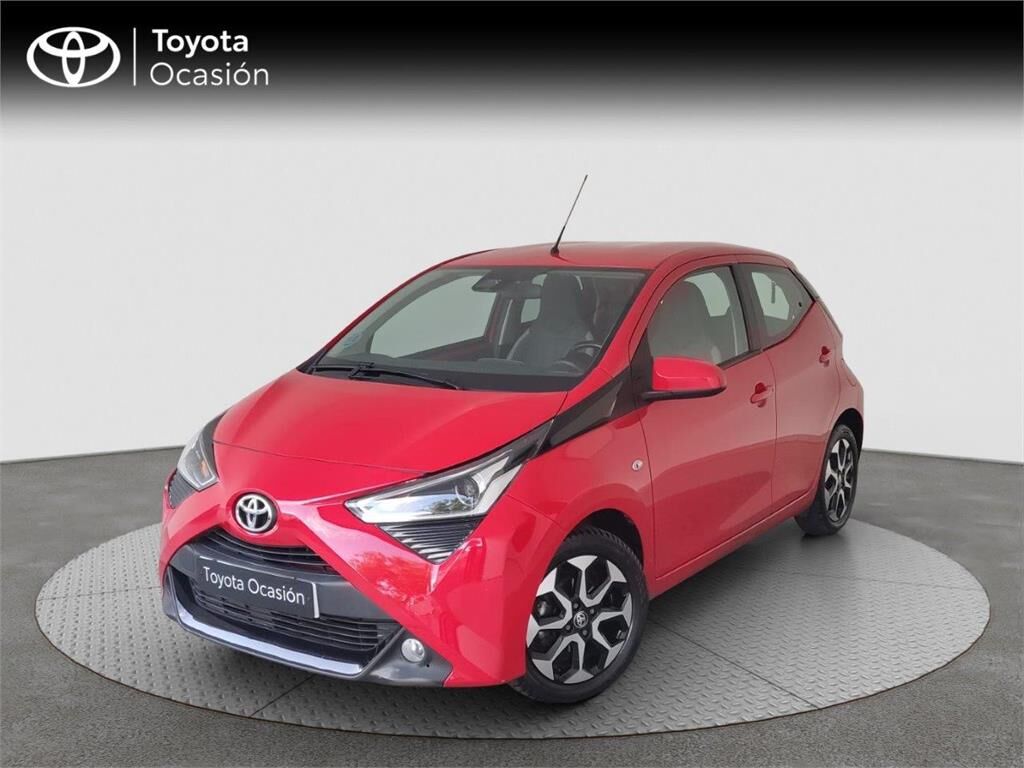 TOYOTA Aygo (5 Puertas x-play 70 Manual 5v) en Madrid