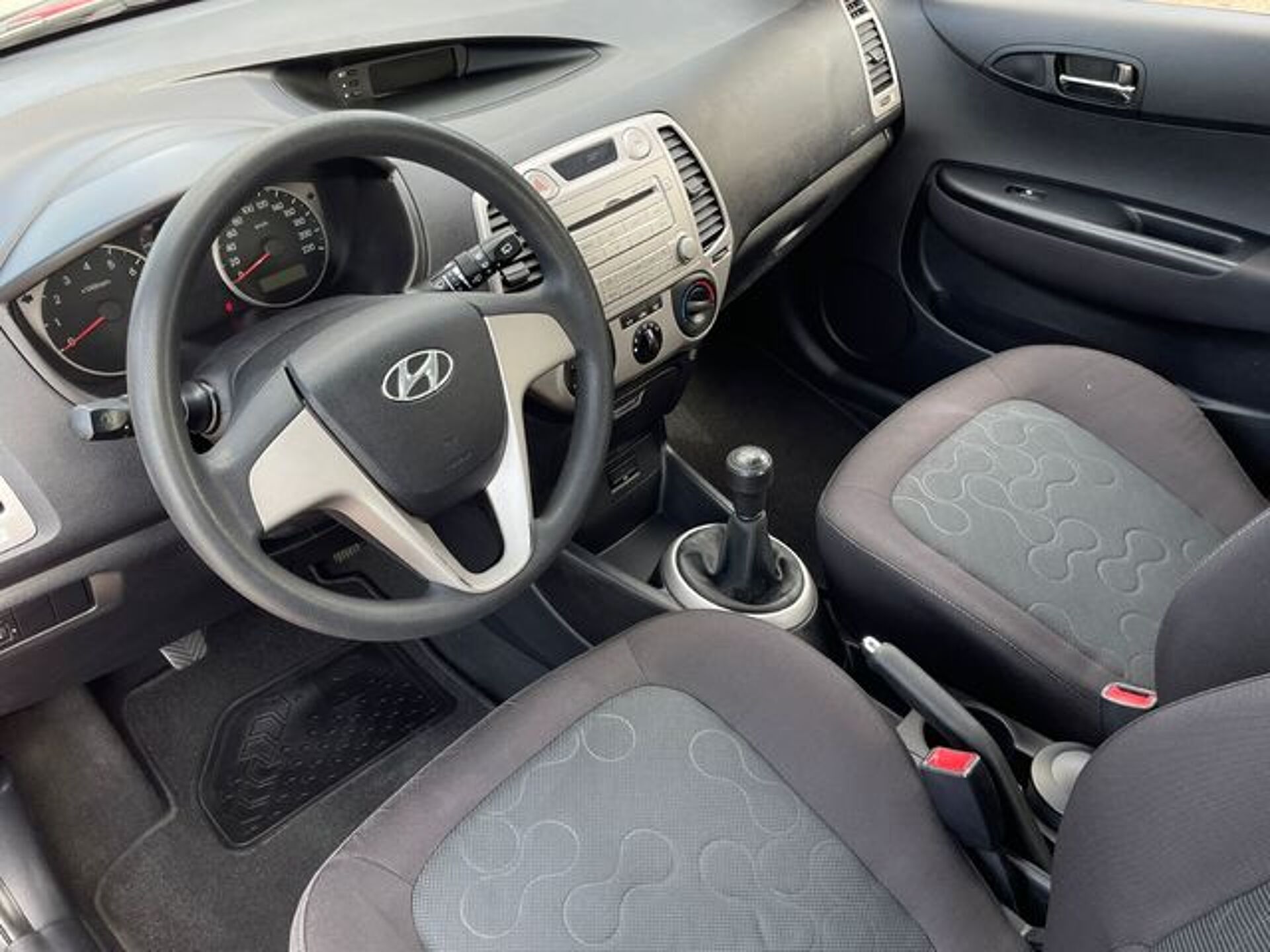 Imagen 2 de HYUNDAI i20