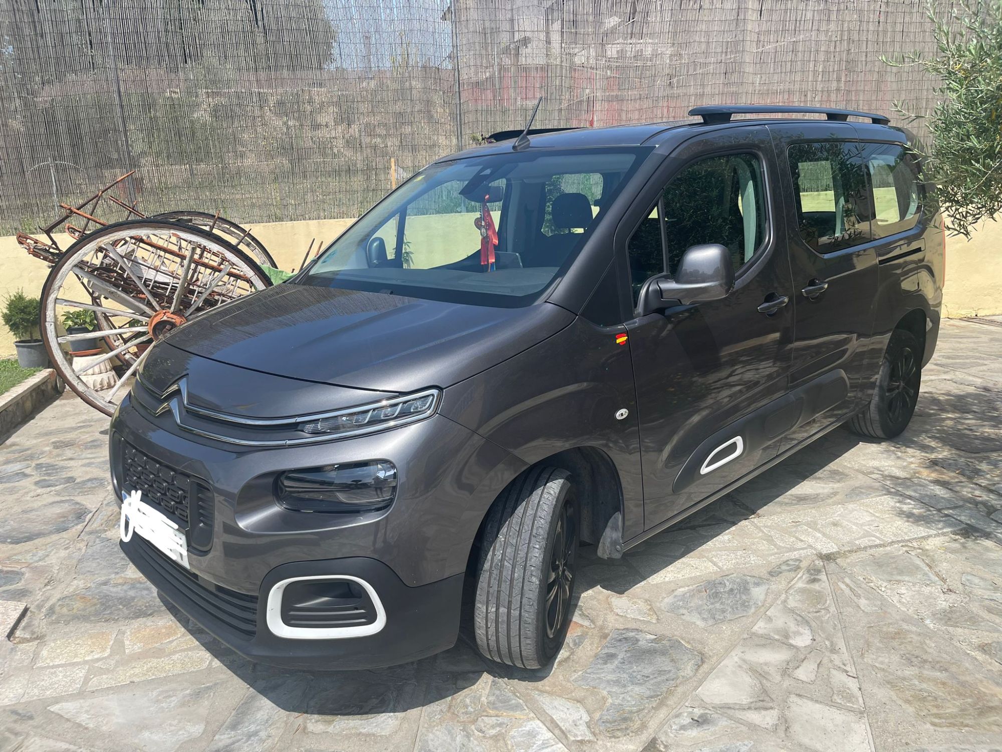 Foto del CITROEN Berlingo BlueHDi S&S Talla XL 100 años 130