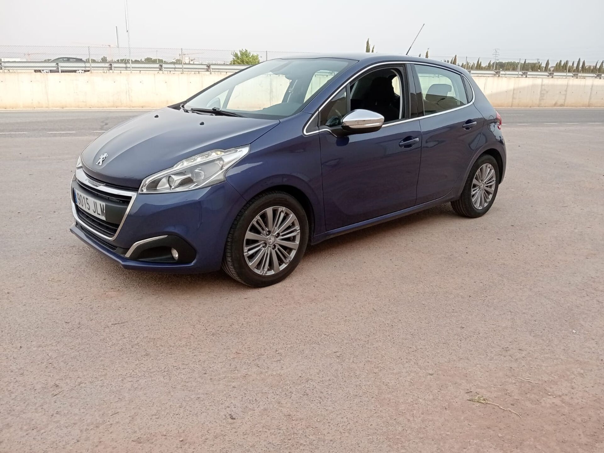 Imagen de PEUGEOT 208