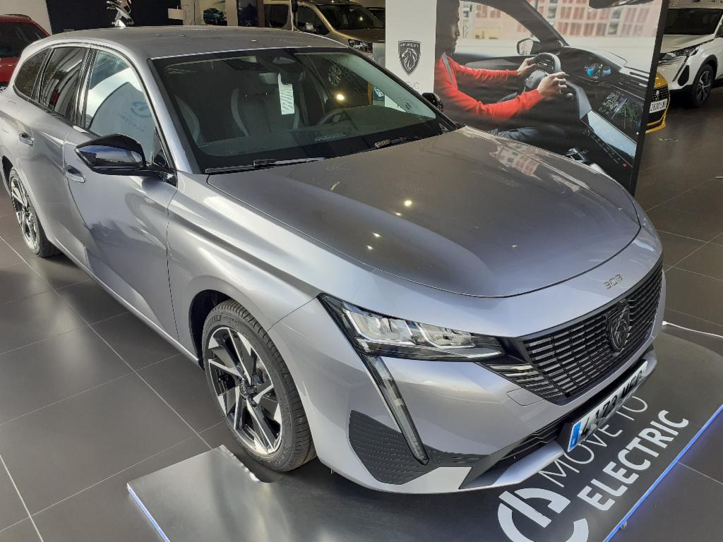 PEUGEOT 308 (fam. 1.5 BLUEHDI 130 EAT8 ALLURE PACK SW 5P) en Badajoz