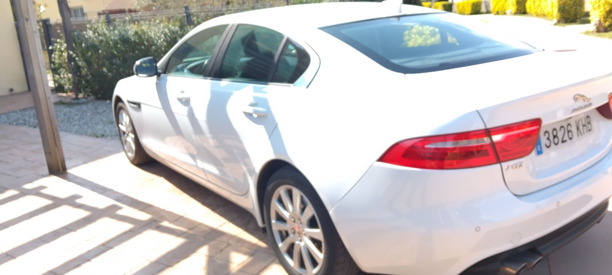 Foto del JAGUAR XE 2.0 Diesel Pure Aut. 180