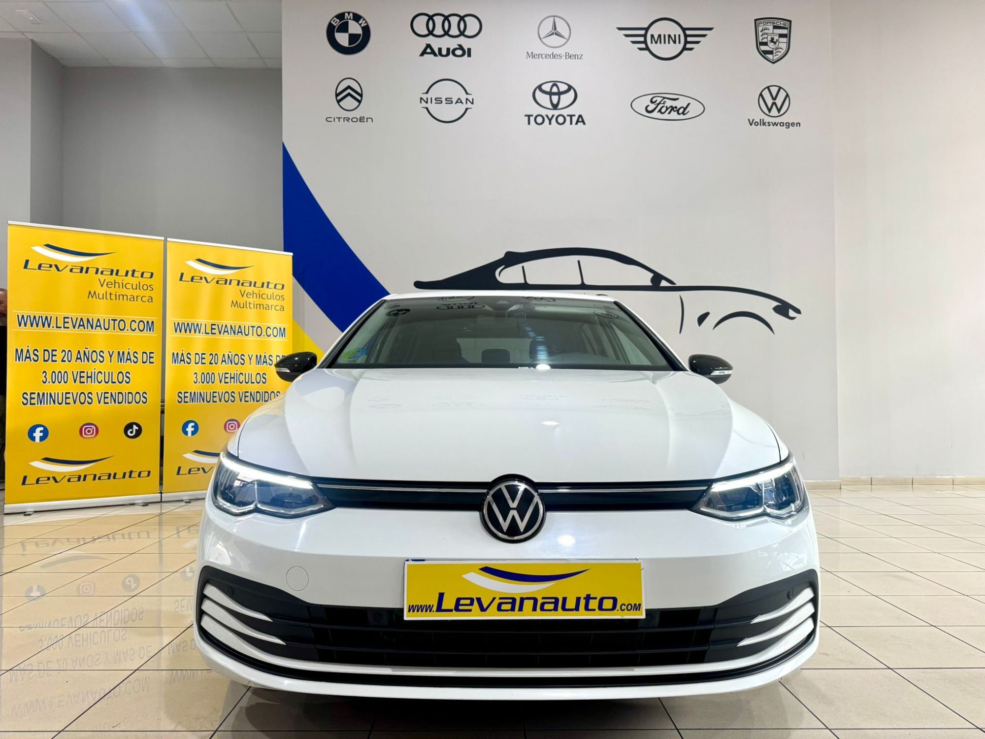 Foto del VOLKSWAGEN Golf 1.0 eTSI Life DSG 81kW