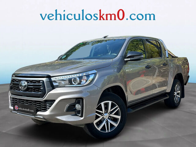 TOYOTA Hilux (2.4 D-4D Doble Cabina Legend Black A/T 110 kW (150 CV)) en Ma