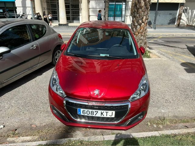 Foto del PEUGEOT 208 1.2 PureTech S&S Signature 82