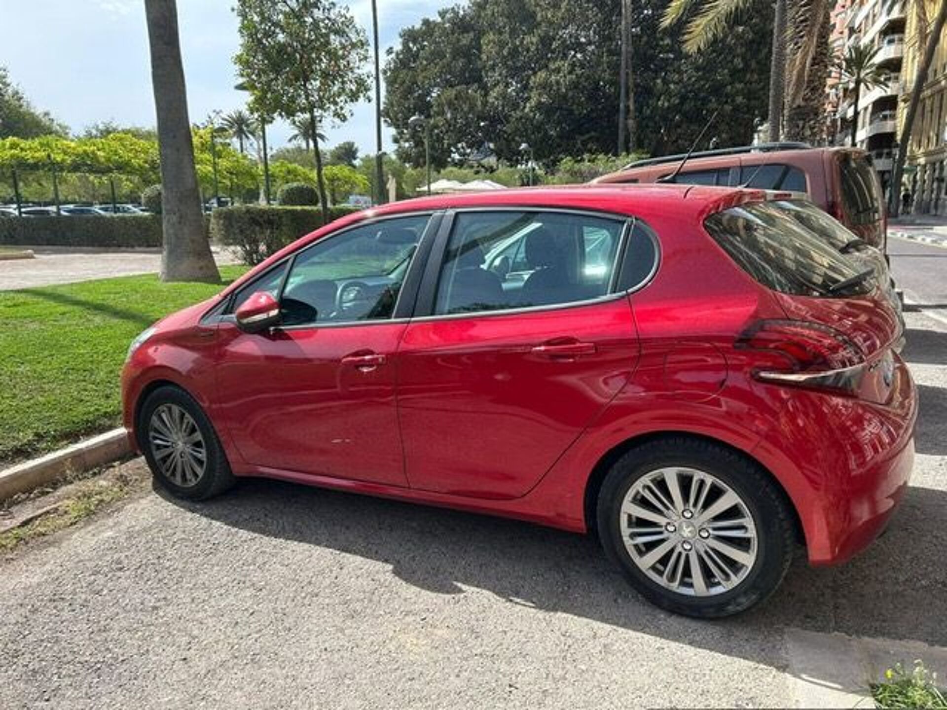 Imagen de PEUGEOT 208