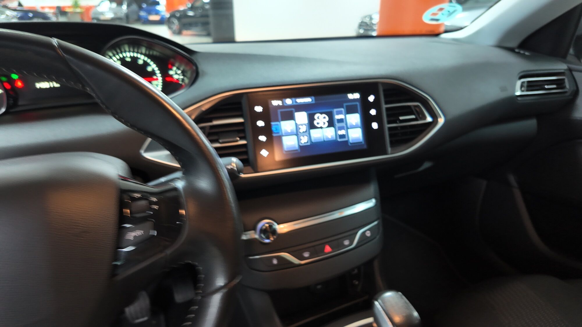 Foto del PEUGEOT 308 1.2 PureTech S&S Style 130