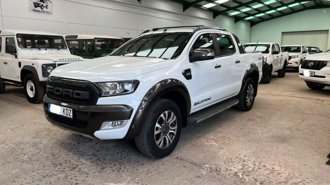 FORD Ranger (3.2 TDCi 147kW 4x4 Dob Cab Wildtrack AT) en Córdoba