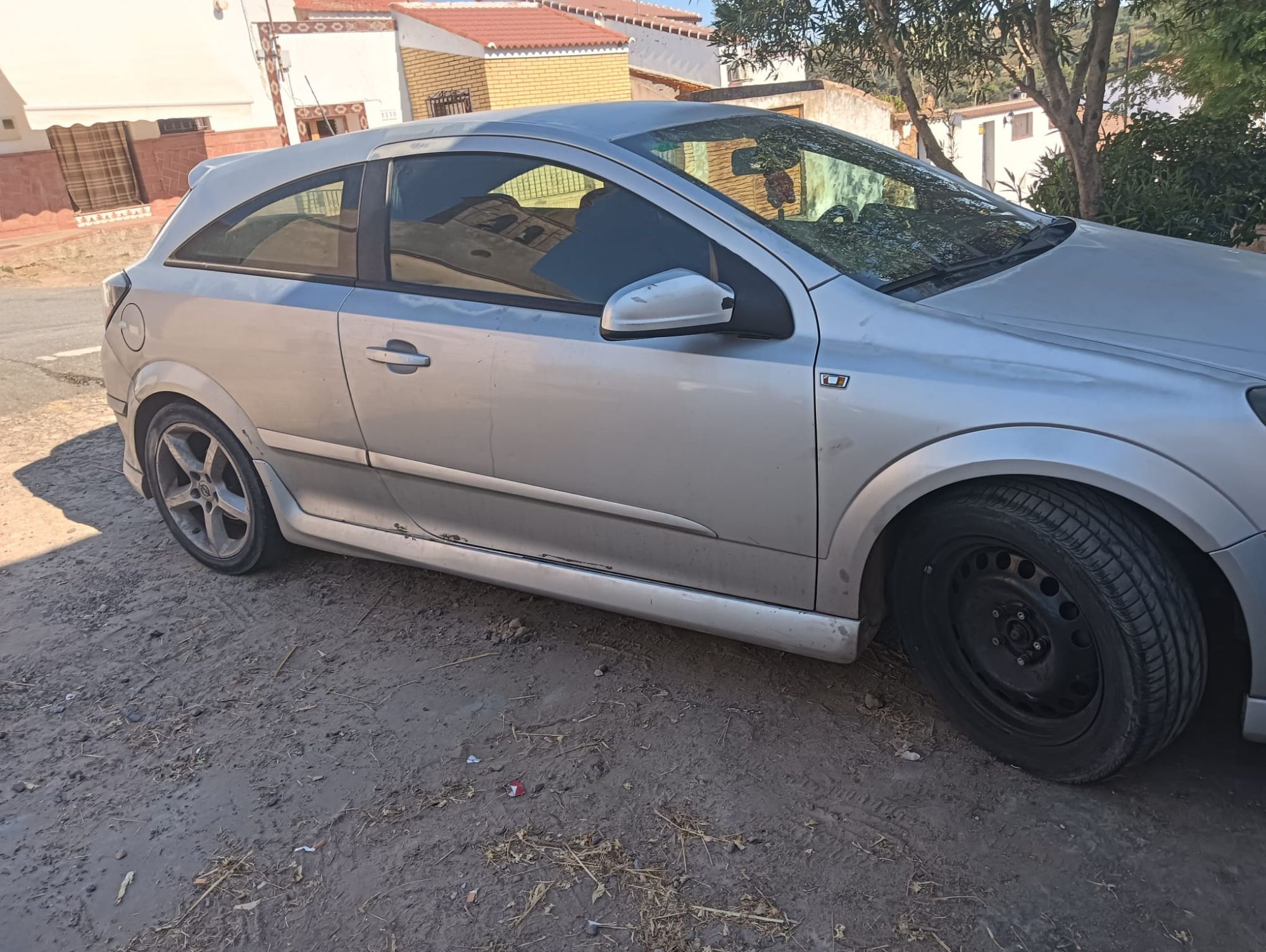 Foto del OPEL Astra GTC 1.6 16v Sport