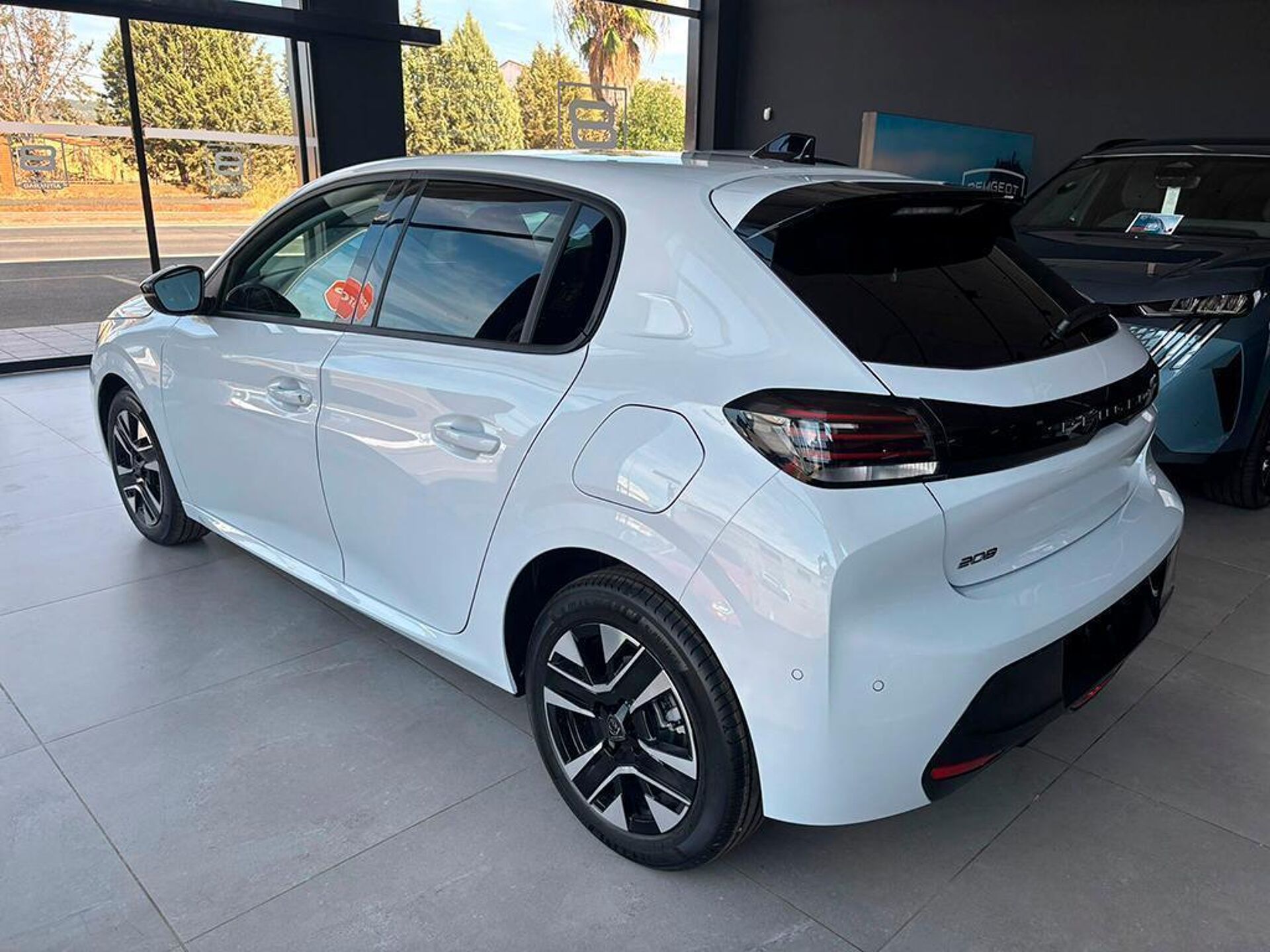 Imagen 2 de PEUGEOT 208